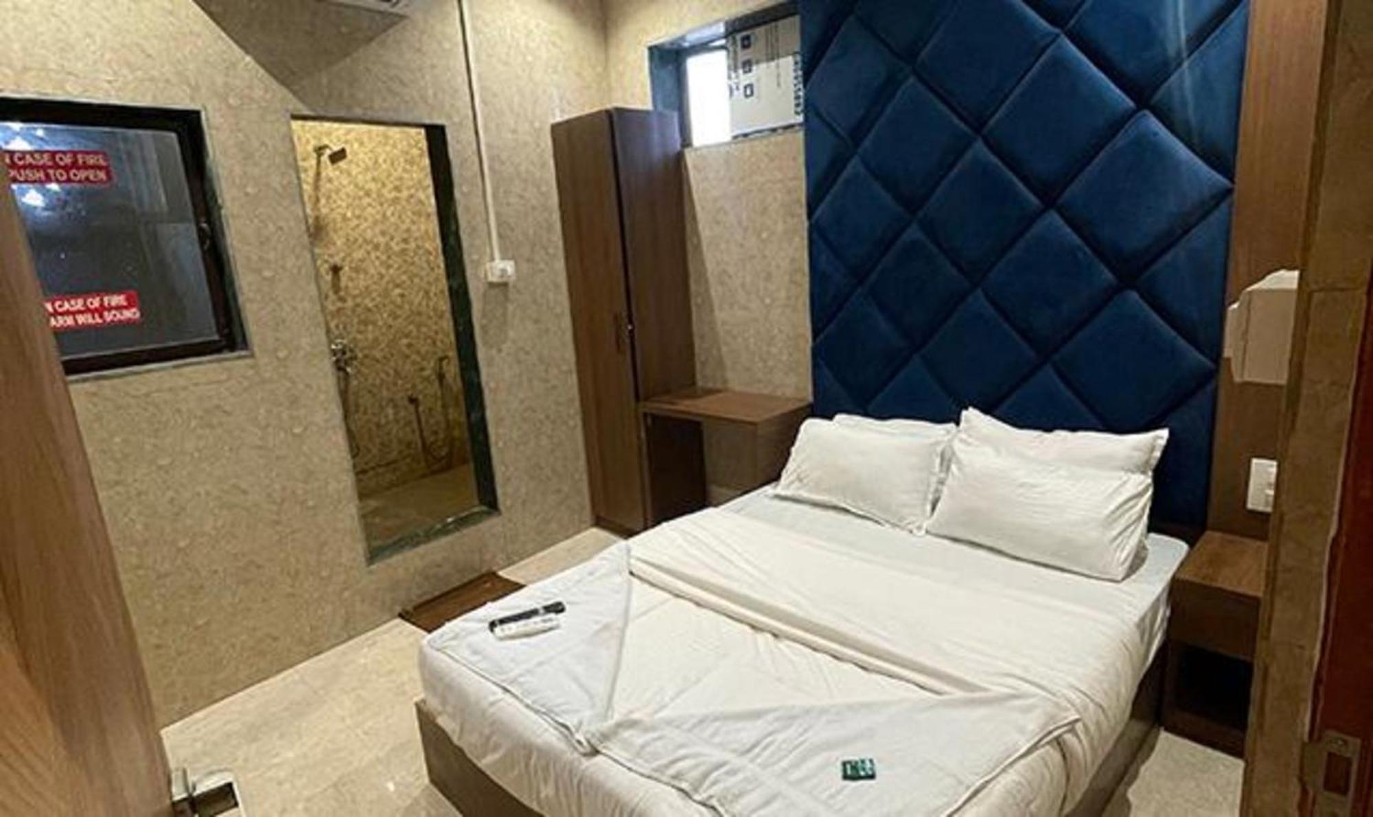Hotel Fabhotel Platinum -