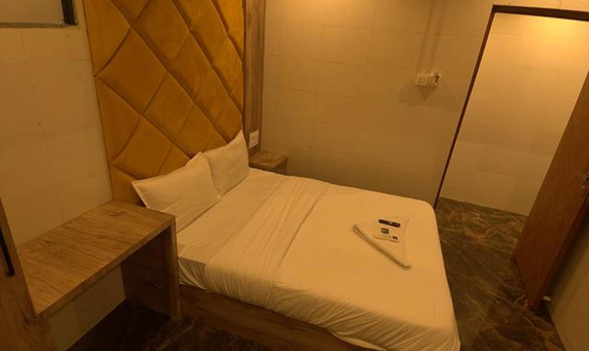 Hotel Fabhotel Platinum - Mumbai